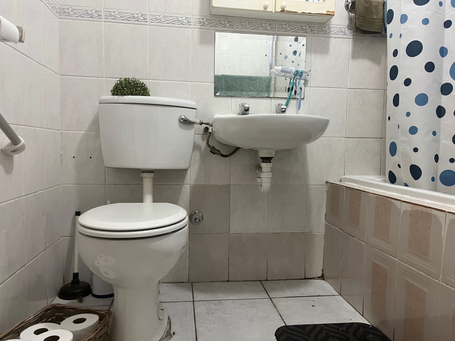 2 Bedroom Property for Sale in Thornton Western Cape